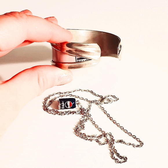 "Pepsi" Set - Cuff & Necklace - Picture 5 of 6